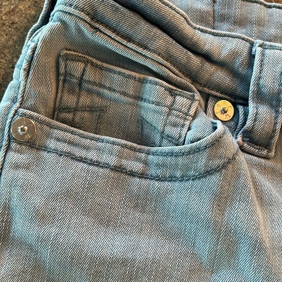 Shorts - Picture 2 of 4